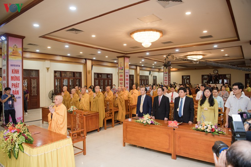 toan canh dai le phat dan 2020 tai chua quan su, ha noi  hinh 4