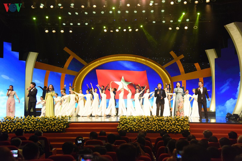 toan canh le trao giai bao chi quoc gia lan thu 13 - nam 2018 hinh 1