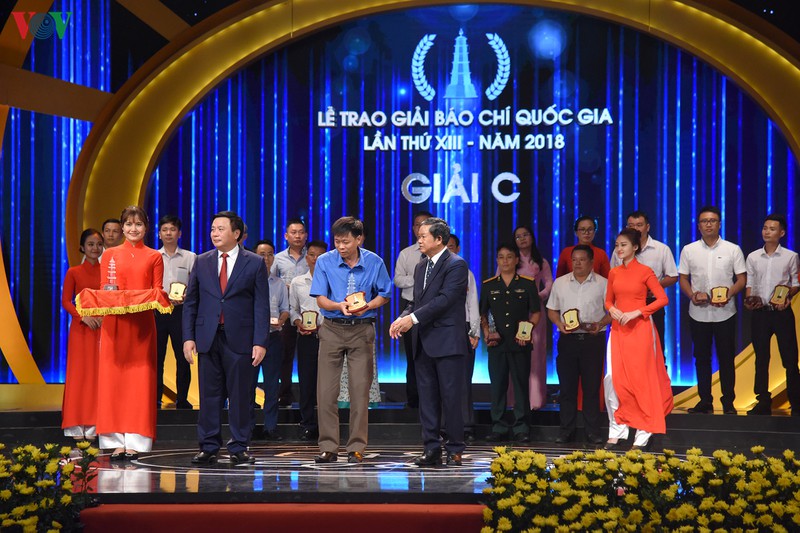 toan canh le trao giai bao chi quoc gia lan thu 13 - nam 2018 hinh 12