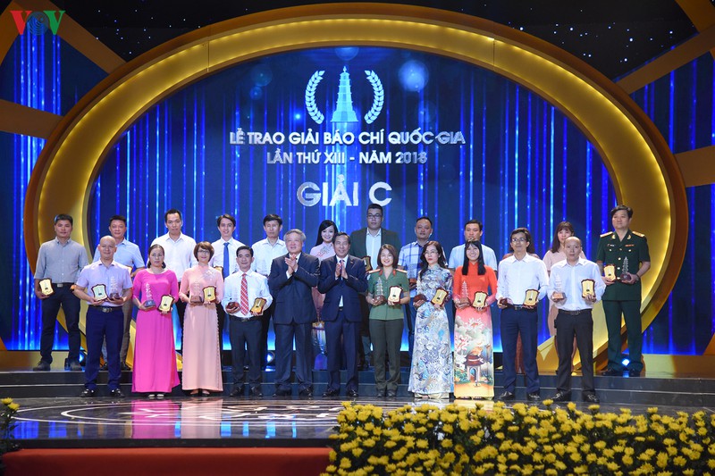 toan canh le trao giai bao chi quoc gia lan thu 13 - nam 2018 hinh 14