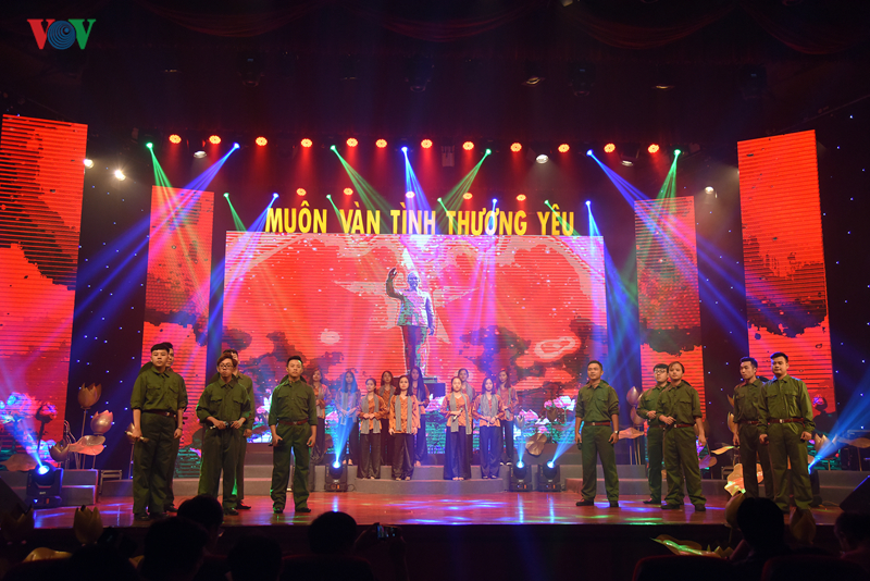 hinh anh tong duyet chuong trinh dac biet "muon van tinh thuong yeu" hinh 4
