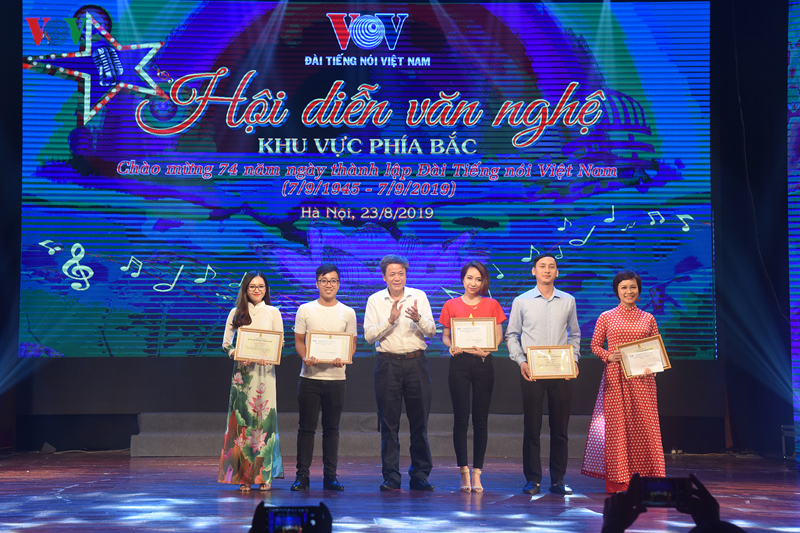 tung bung lien hoan van nghe quan chung vov khu vuc phia bac nam 2019 hinh 32