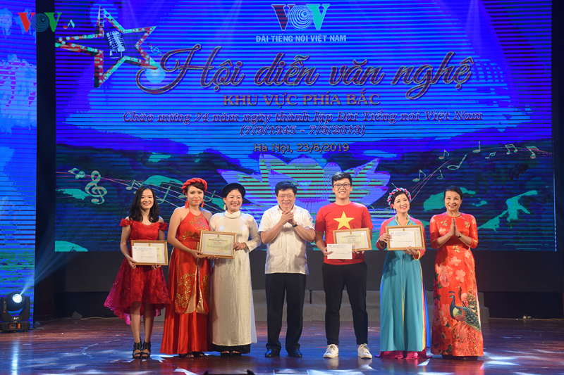 tung bung lien hoan van nghe quan chung vov khu vuc phia bac nam 2019 hinh 34