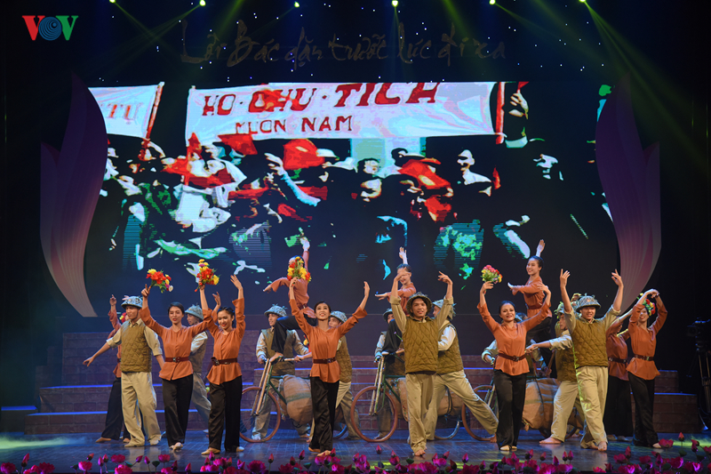 trao dang cam xuc trong chuong trinh "loi bac dan truoc luc di xa" hinh 10