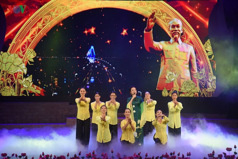 trao dang cam xuc trong chuong trinh "loi bac dan truoc luc di xa" hinh 17