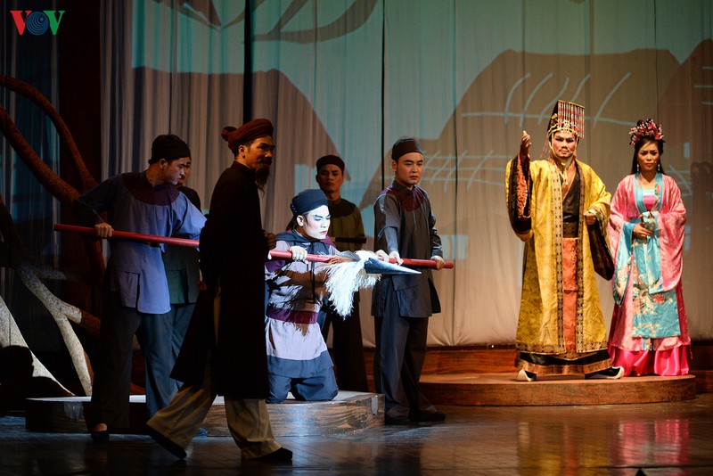 nha hat lon ha noi chat kin khan gia xem "ngan nam may trang" hinh 7
