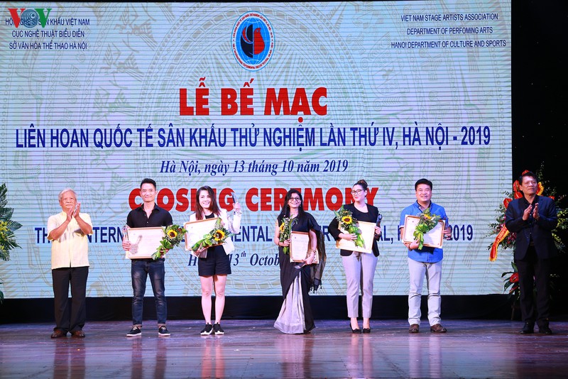 4 tac pham doat huy chuong vang lien hoan quoc te san khau thu nghiem hinh 13
