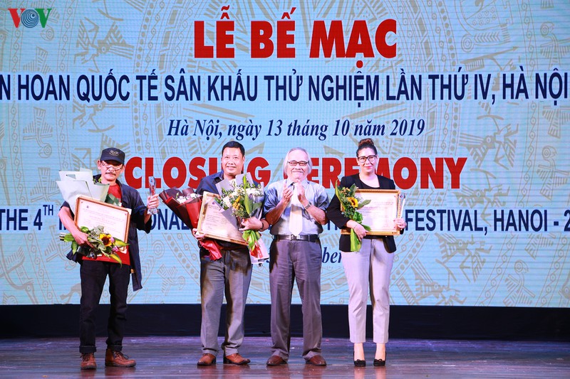 4 tac pham doat huy chuong vang lien hoan quoc te san khau thu nghiem hinh 10