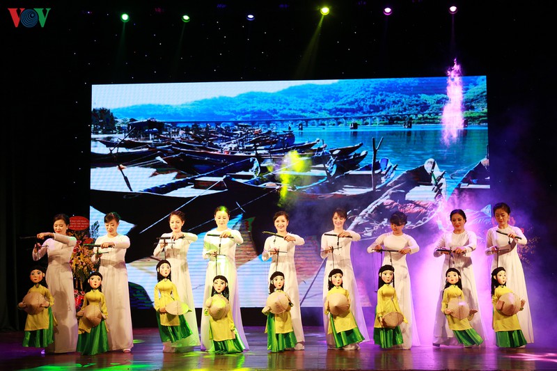 4 tac pham doat huy chuong vang lien hoan quoc te san khau thu nghiem hinh 2