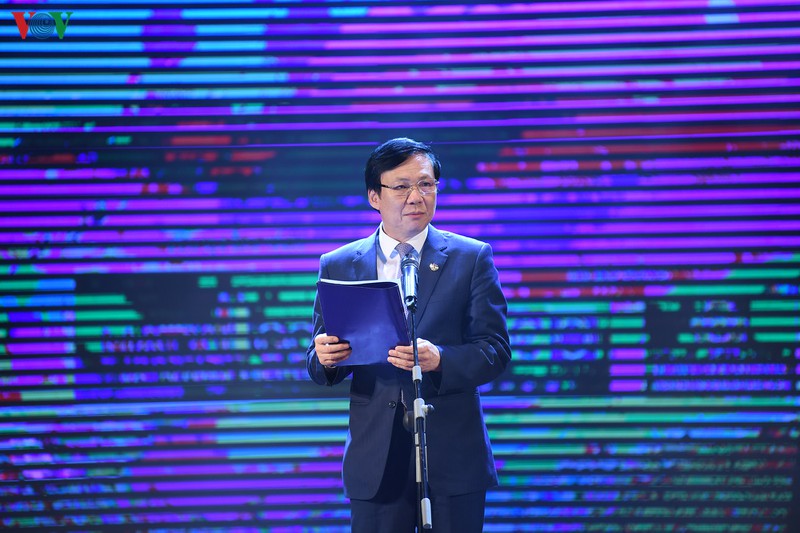 chuong trinh "mua xuan cua em": mang tet am cho tre em ngheo mien trung hinh 3