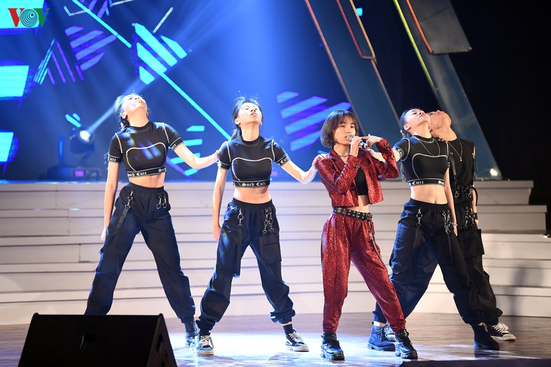 thi sinh san sang cho dem chung ket "giong hat hay tieng han - vov 2019" hinh 13
