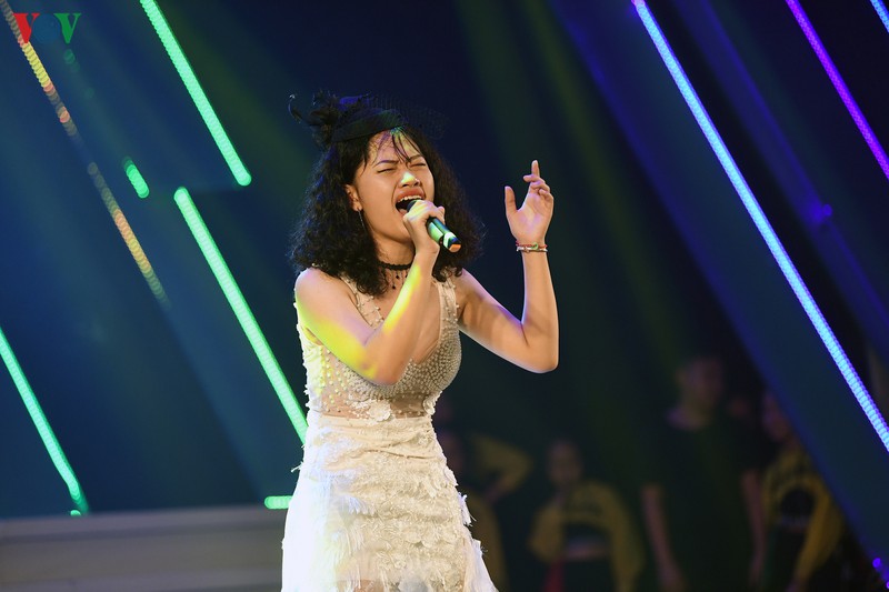 thi sinh san sang cho dem chung ket "giong hat hay tieng han - vov 2019" hinh 16
