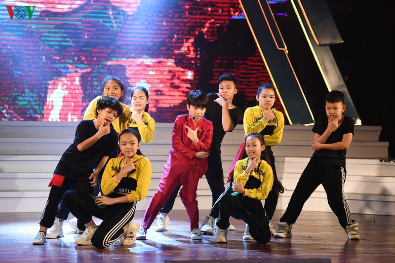 thi sinh san sang cho dem chung ket "giong hat hay tieng han - vov 2019" hinh 17