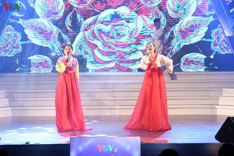 toan canh dem chung ket cuoc thi "giong hat hay tieng han - vov 2019" hinh 8