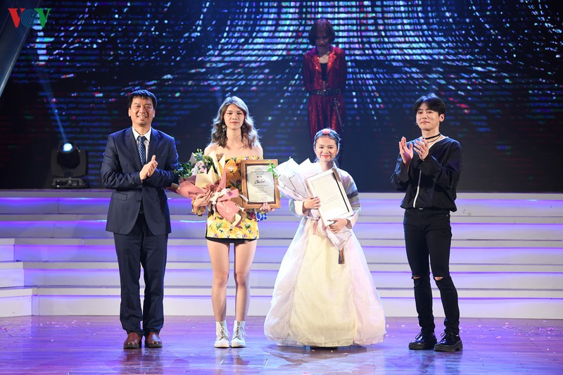 toan canh dem chung ket cuoc thi "giong hat hay tieng han - vov 2019" hinh 22