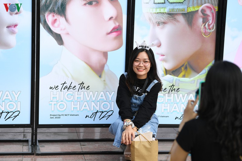 fan do bo san van dong my dinh cho dai nhac hoi k-pop super concert hinh 9