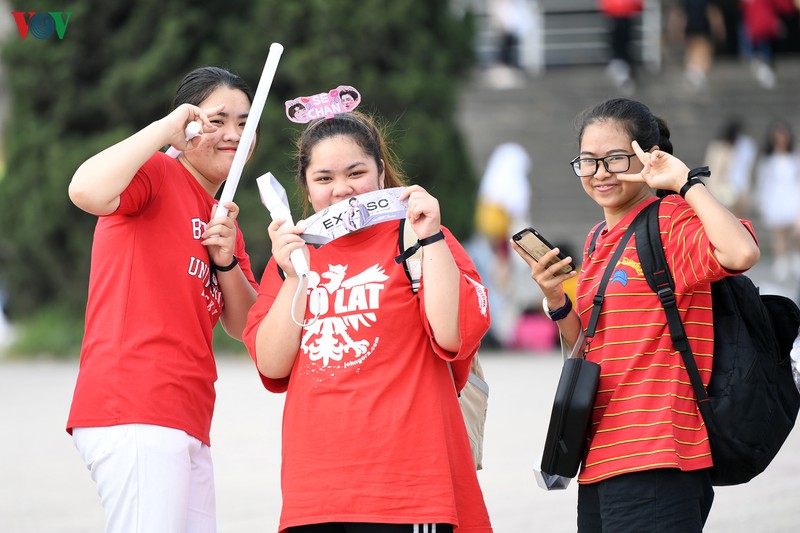 fan do bo san van dong my dinh cho dai nhac hoi k-pop super concert hinh 12