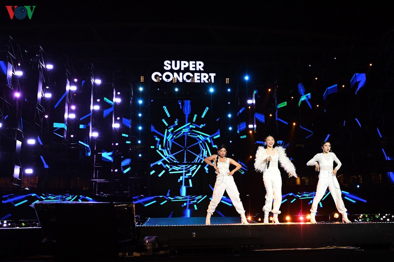hang nghin nguoi ham mo doi mua xem dai nhac hoi k-pop super concert hinh 1