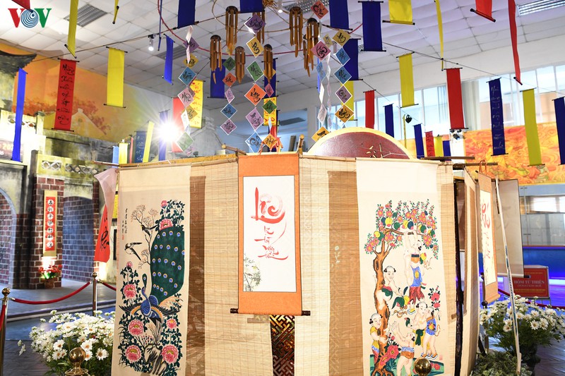 trai nghiem khong gian tet viet o hoang thanh thang long hinh 14