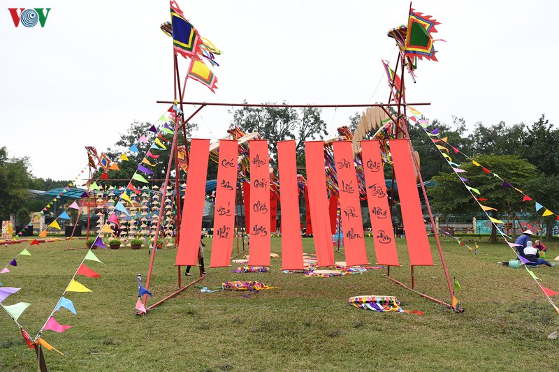 trai nghiem khong gian tet viet o hoang thanh thang long hinh 8