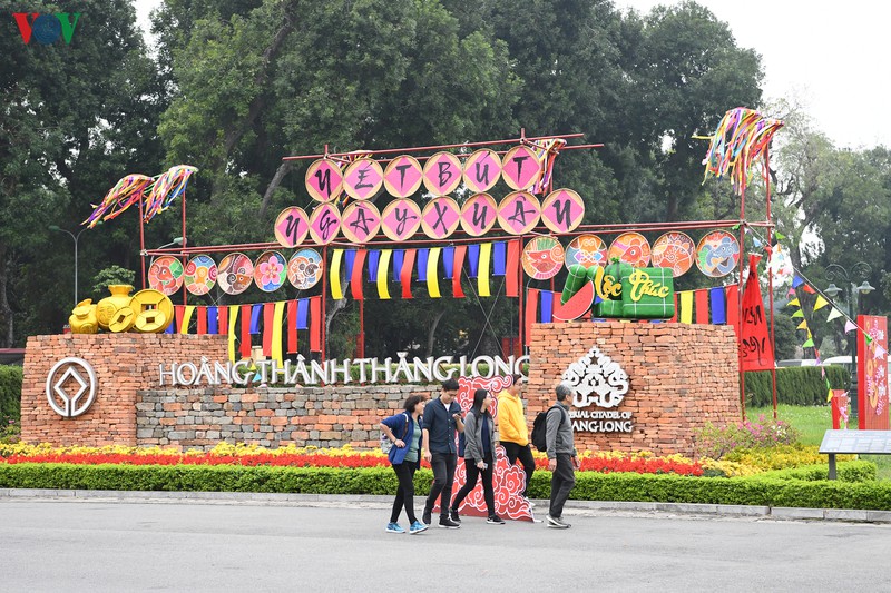 trai nghiem khong gian tet viet o hoang thanh thang long hinh 3