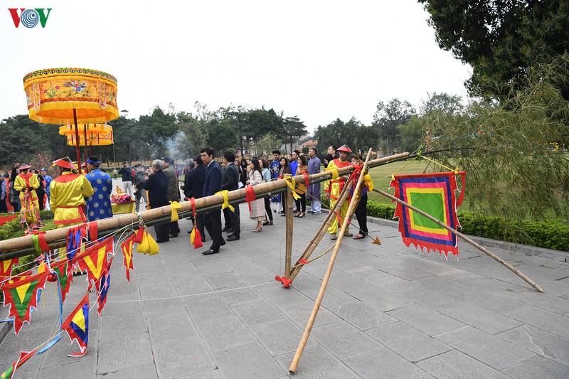 tai hien nghi le cung ong cong ong tao o hoang thanh thang long hinh 10