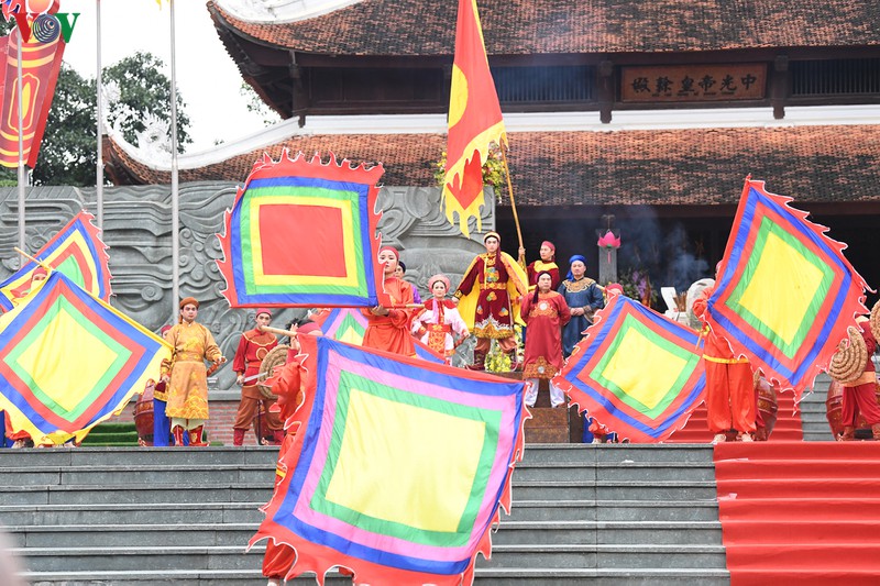 hang ngan nguoi du le khai hoi go dong da xuan canh ty 2020 hinh 9