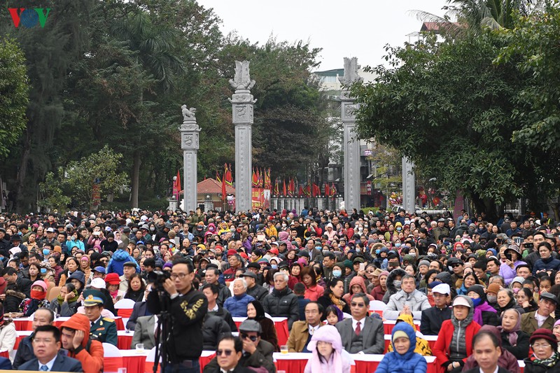 hang ngan nguoi du le khai hoi go dong da xuan canh ty 2020 hinh 16