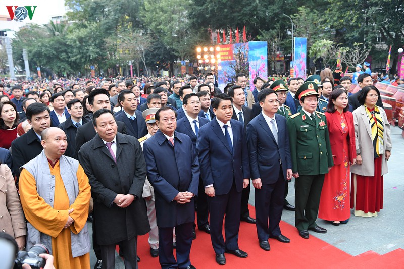 hang ngan nguoi du le khai hoi go dong da xuan canh ty 2020 hinh 3