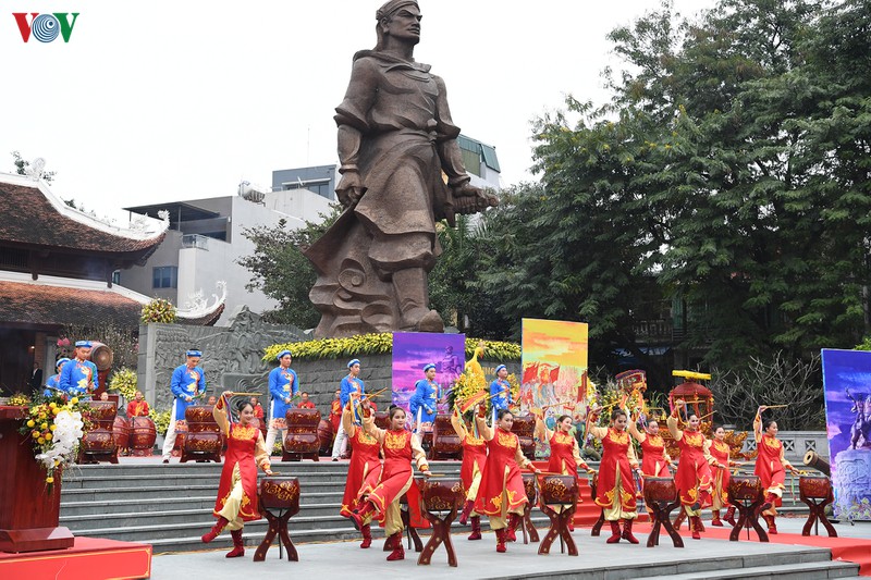 hang ngan nguoi du le khai hoi go dong da xuan canh ty 2020 hinh 6