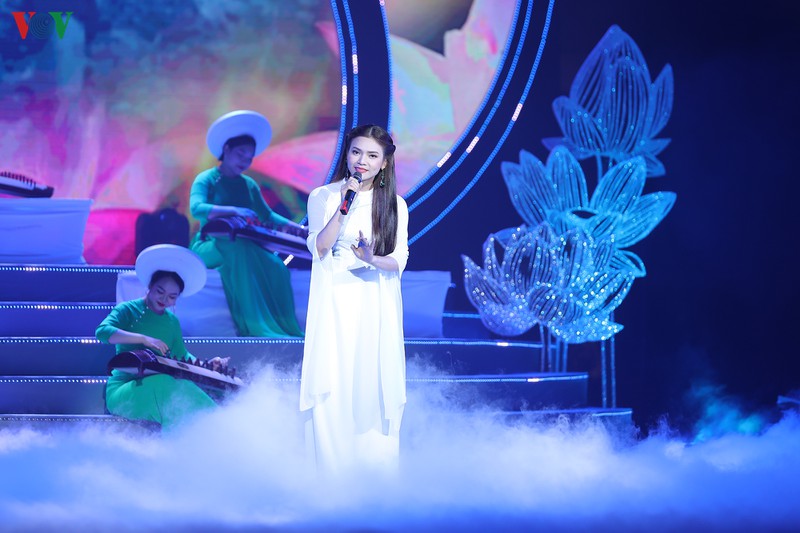 tu hao "dang nguoi tieng hat mua xuan" hinh 13