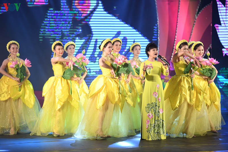 toan canh chuong trinh giao luu nghe thuat "dep nhat ten nguoi" hinh 9