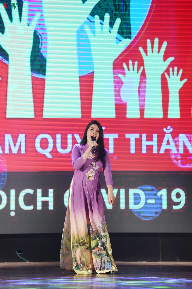 trao giai tac pham am nhac dan gian tuyen truyen dich covid-19 hinh 12
