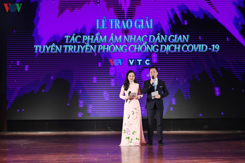 trao giai tac pham am nhac dan gian tuyen truyen dich covid-19 hinh 1