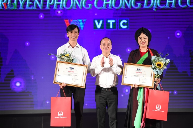 trao giai tac pham am nhac dan gian tuyen truyen dich covid-19 hinh 4