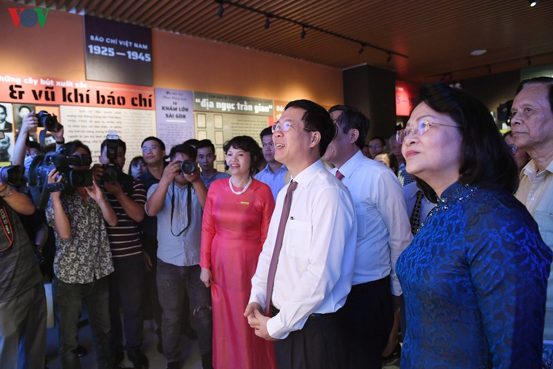 khai truong bao tang bao chi viet nam hinh 10
