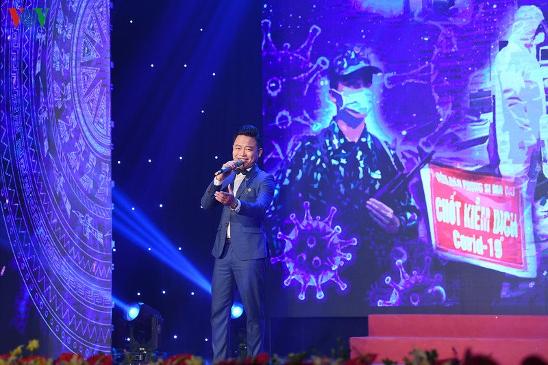 toan canh chuong trinh ton vinh cac luc luong tham gia chong dich covid-19 hinh 16