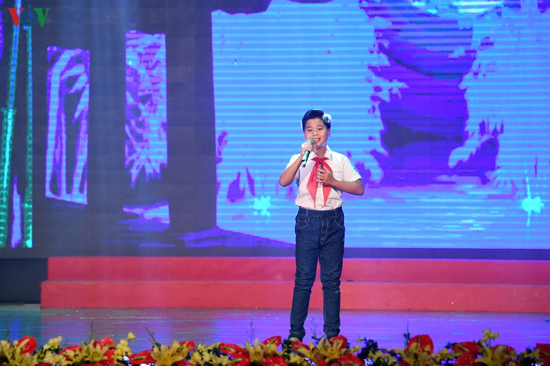 toan canh chuong trinh ton vinh cac luc luong tham gia chong dich covid-19 hinh 18
