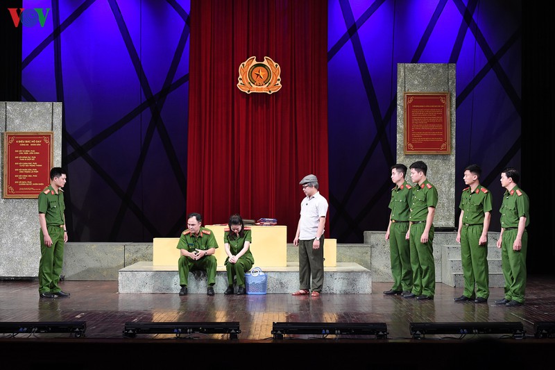 khai mac lien hoan san khau hinh tuong nguoi chien si cong an nhan dan hinh 16