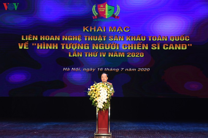 khai mac lien hoan san khau hinh tuong nguoi chien si cong an nhan dan hinh 3