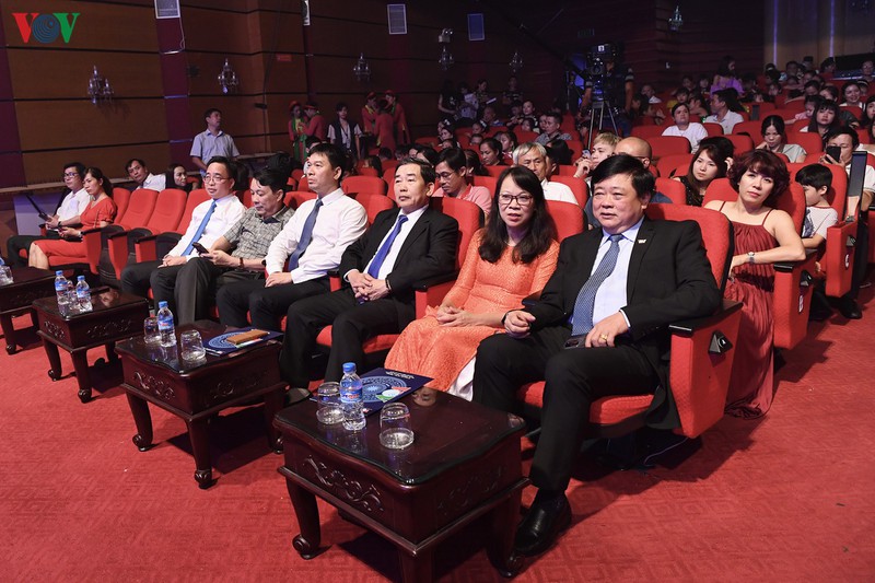 hinh anh dem cong dien va trao giai lien hoan giai dieu son ca 2020 hinh 2