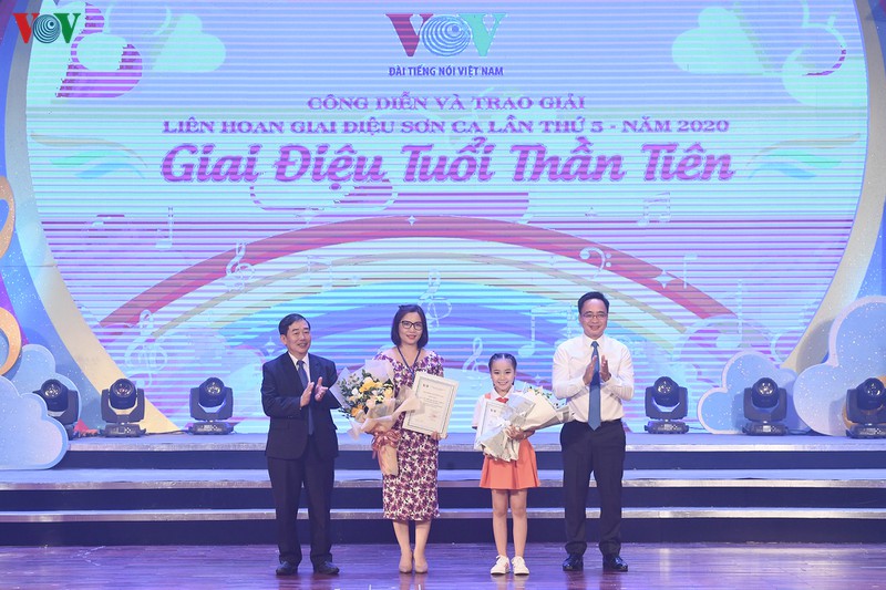 hinh anh dem cong dien va trao giai lien hoan giai dieu son ca 2020 hinh 8