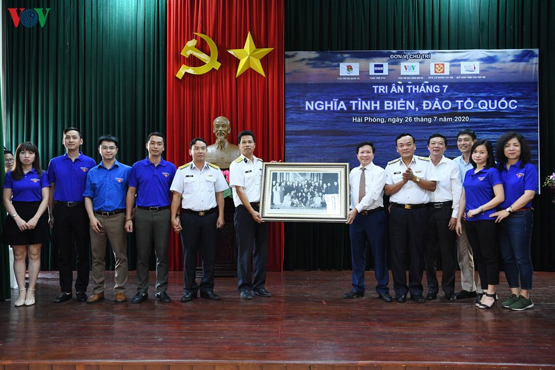 tuoi tre vov "tri an thang 7 - nghia tinh bien, dao to quoc" hinh 5