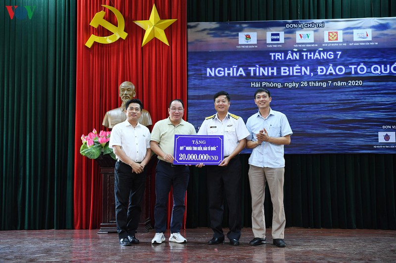 tuoi tre vov "tri an thang 7 - nghia tinh bien, dao to quoc" hinh 9