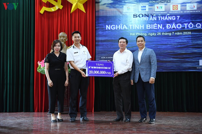 tuoi tre vov "tri an thang 7 - nghia tinh bien, dao to quoc" hinh 10