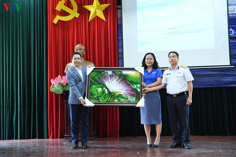 tuoi tre vov "tri an thang 7 - nghia tinh bien, dao to quoc" hinh 12