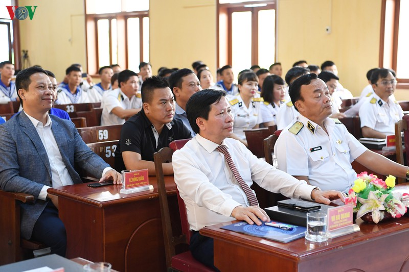tuoi tre vov "tri an thang 7 - nghia tinh bien, dao to quoc" hinh 3