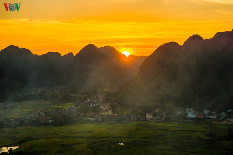 bac son ruc ro mua vang hinh 9