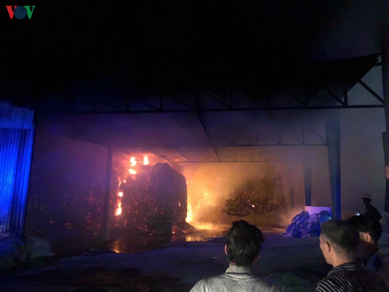 chay lon o nha may tinh bot san tai gia lai hinh 1