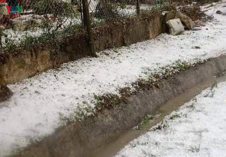 anh: mua da trang nhu tuyet phu kin mat dat o lai chau hinh 14